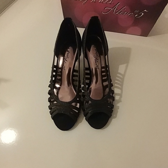 Easy Street Alive 5 size 8W Black Glitter Heels - Picture 2 of 7